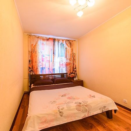 Apartment On Hryhoriia Chuprynky Κίεβο Εξωτερικό φωτογραφία