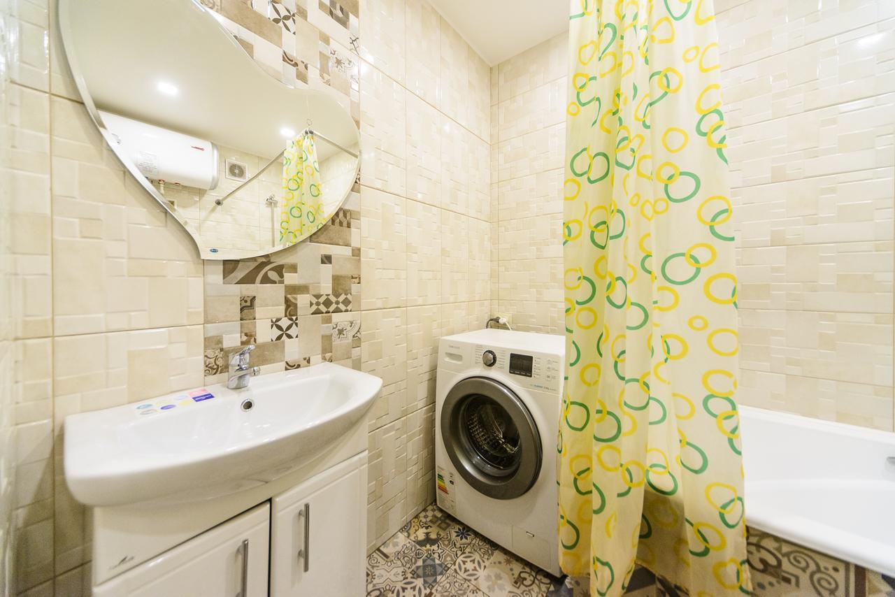 Apartment On Hryhoriia Chuprynky Κίεβο Εξωτερικό φωτογραφία