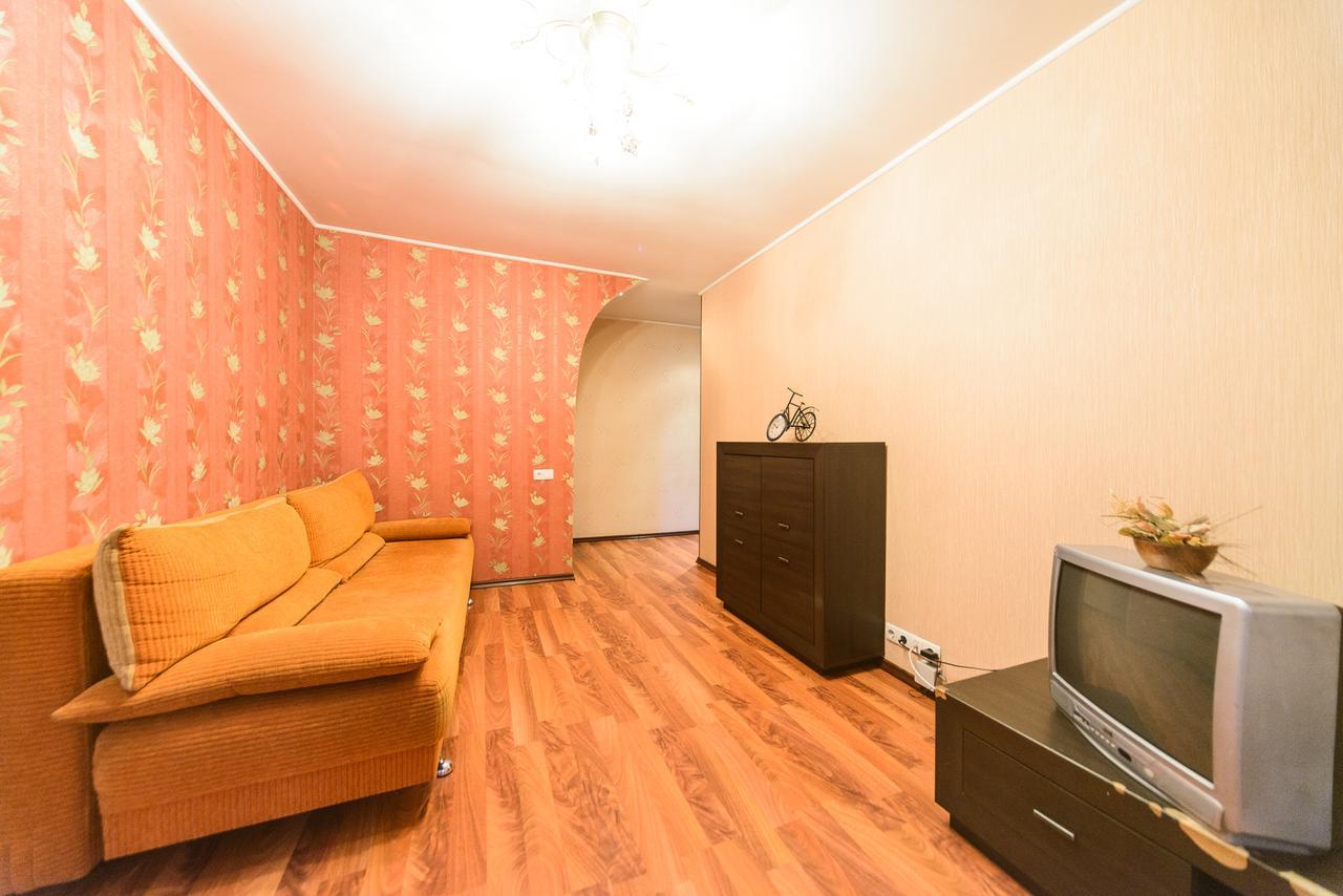 Apartment On Hryhoriia Chuprynky Κίεβο Εξωτερικό φωτογραφία